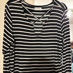 Maurices Black and White Cut Out 3/4 Sleeve Blouse